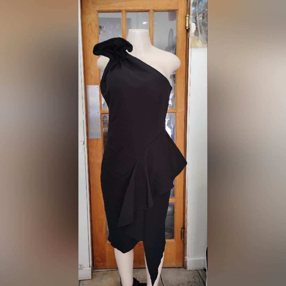 Elliatt Elegant  Black 🖤 Asymmetrical Dress